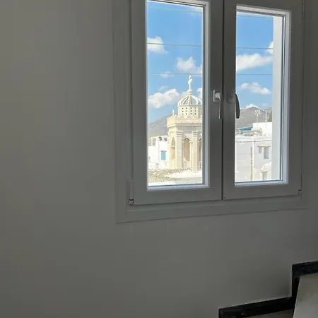 Apartment Lovely Two Bedroom *