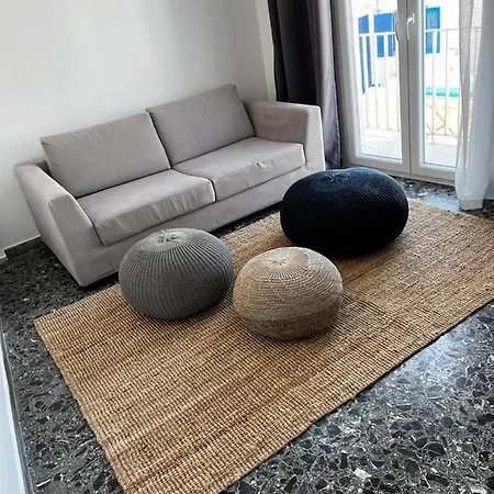 Lovely Two Bedroom Apartment *